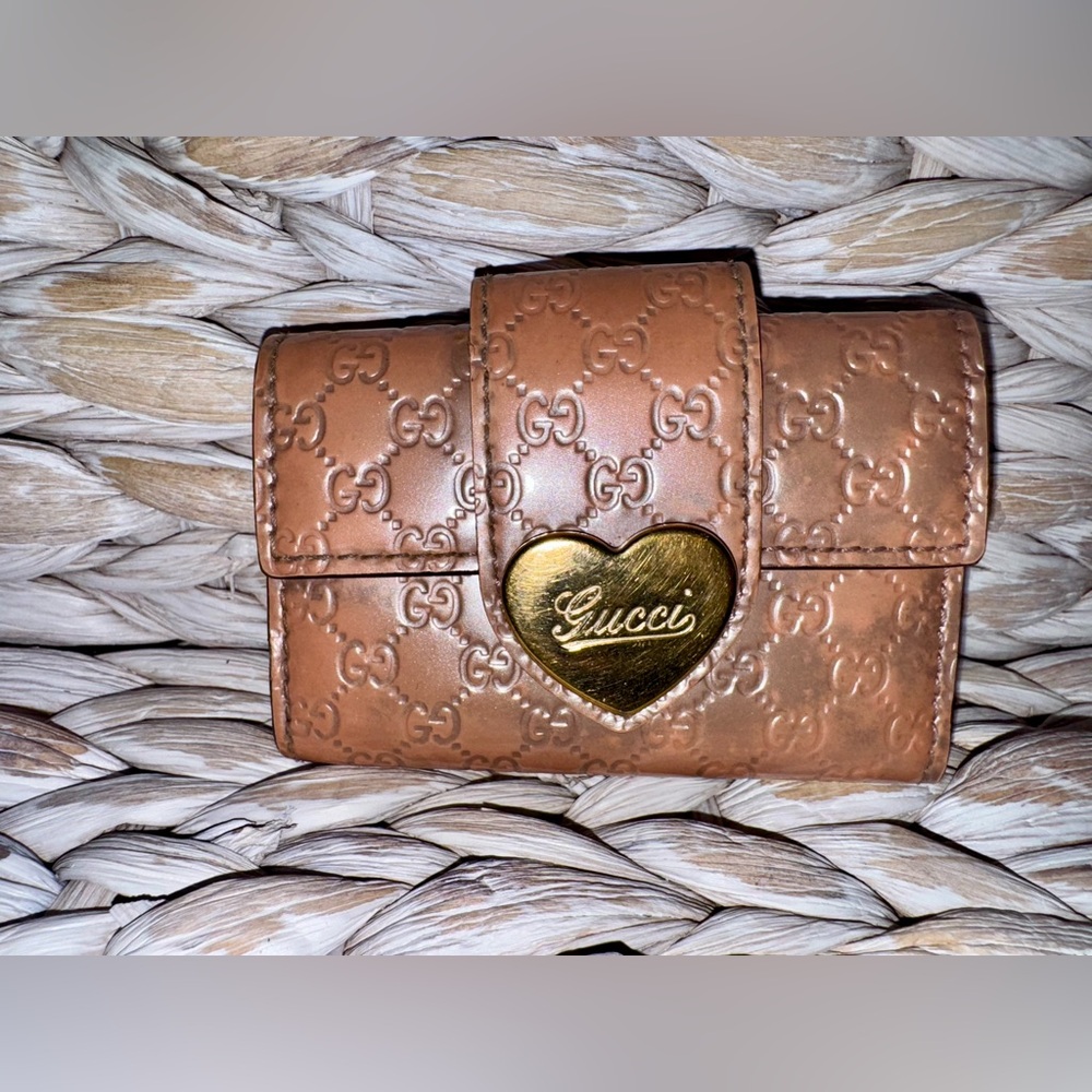 Gucci Guccissima Embossed Metallic Leather Key Holder with Gold Heart Snap